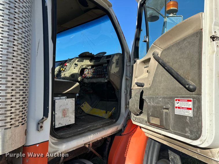 image for item DW4367 2000 Sterling L-Line ready mix truck