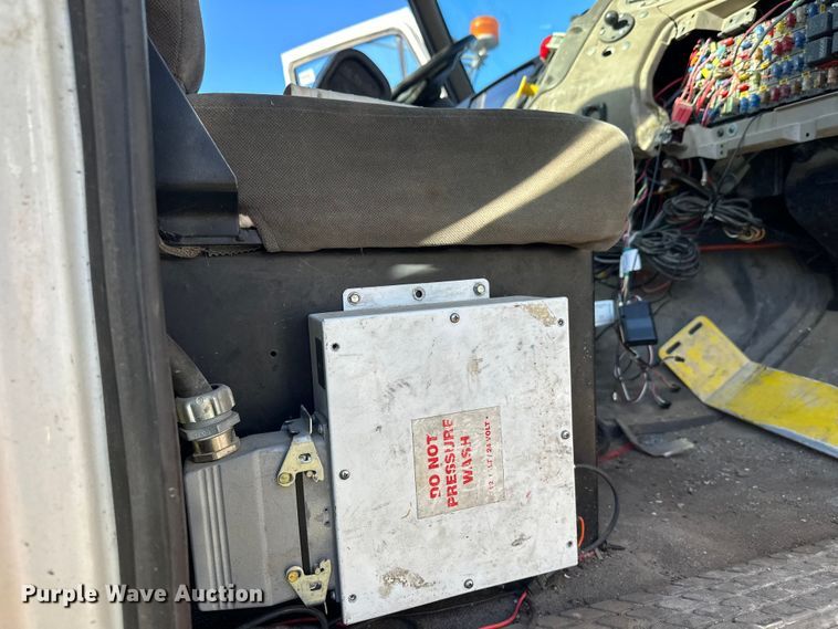 image for item DW4367 2000 Sterling L-Line ready mix truck