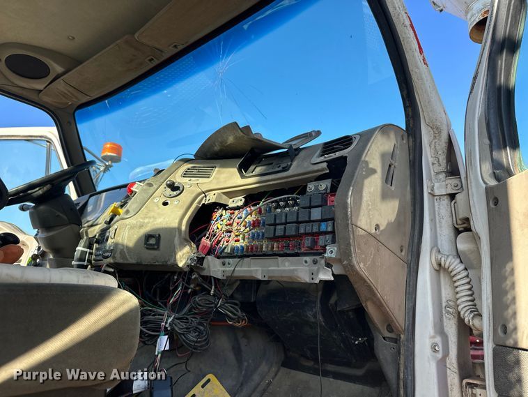 image for item DW4367 2000 Sterling L-Line ready mix truck