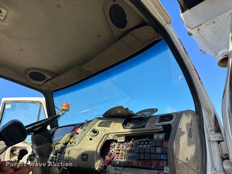 image for item DW4367 2000 Sterling L-Line ready mix truck