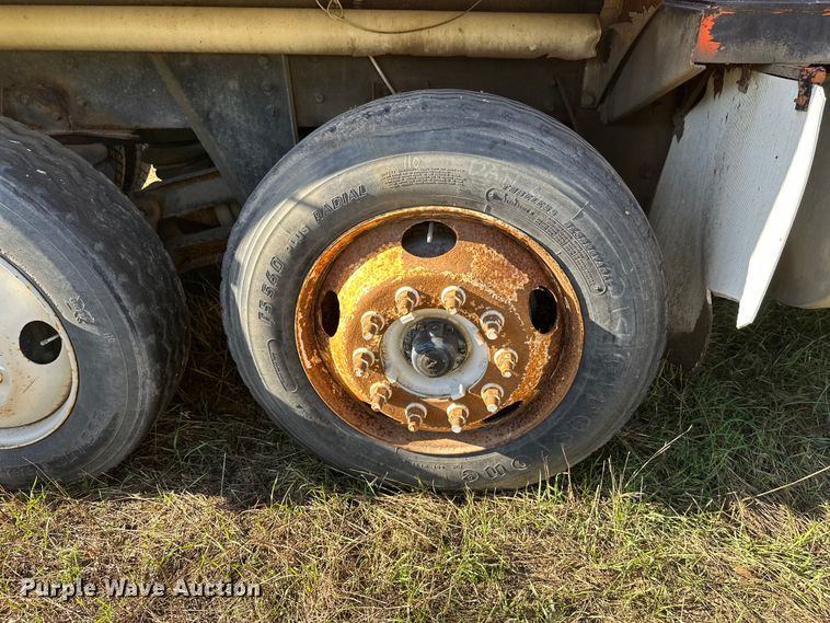 image for item DW4367 2000 Sterling L-Line ready mix truck