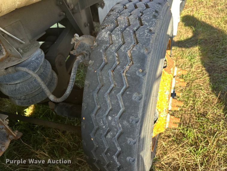 image for item DW4367 2000 Sterling L-Line ready mix truck