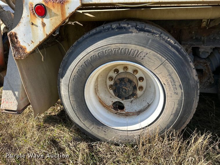 image for item DW4367 2000 Sterling L-Line ready mix truck