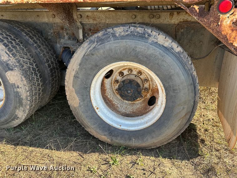 image for item DW4367 2000 Sterling L-Line ready mix truck