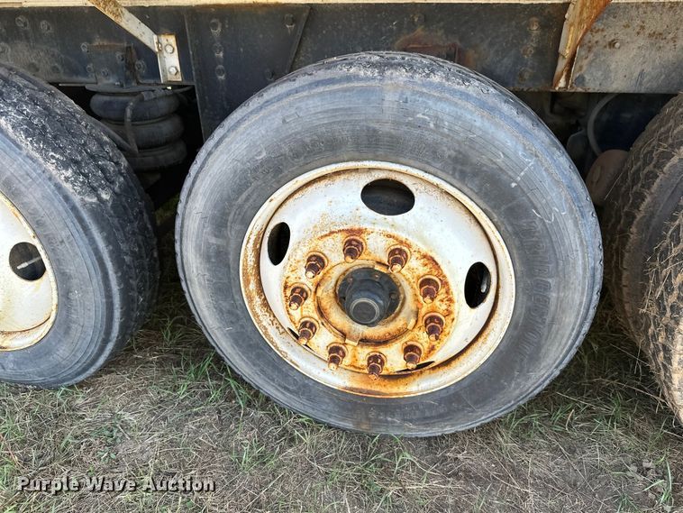 image for item DW4367 2000 Sterling L-Line ready mix truck