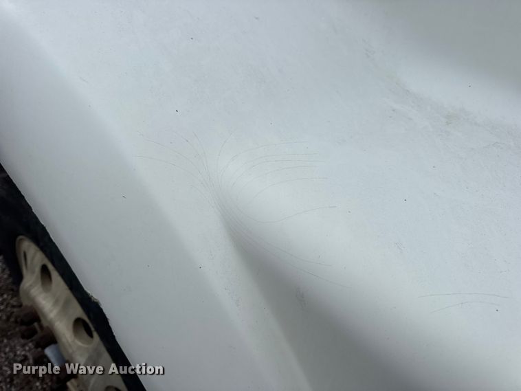 image for item DW6657 2004 Kenworth T800 semi truck