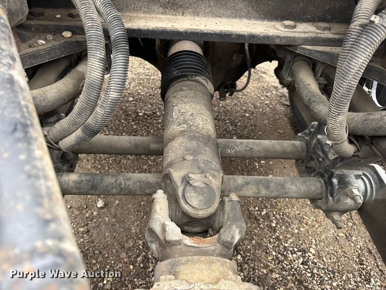 image for item DW6657 2004 Kenworth T800 semi truck