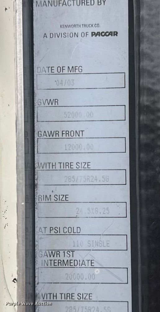 image for item DW6657 2004 Kenworth T800 semi truck