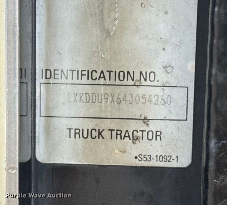 image for item DW6657 2004 Kenworth T800 semi truck