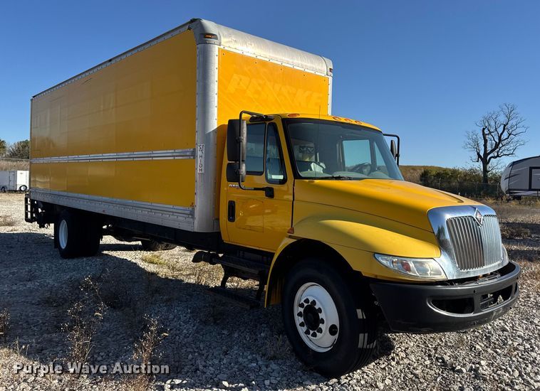 image for item DW6669 2014 International 4300 Durastar box truck