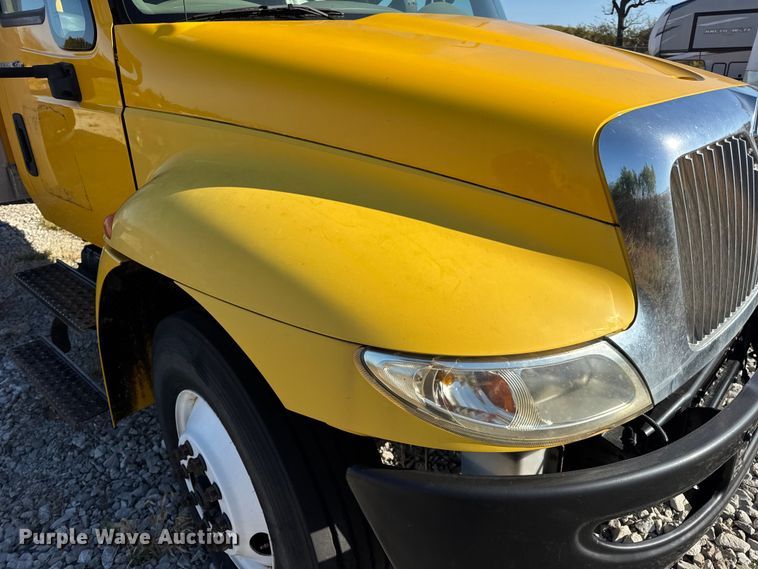 image for item DW6669 2014 International 4300 Durastar box truck