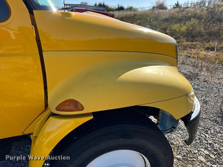 image for item DW6669 2014 International 4300 Durastar box truck