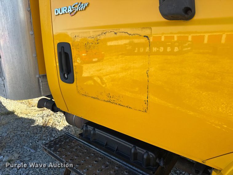 image for item DW6669 2014 International 4300 Durastar box truck