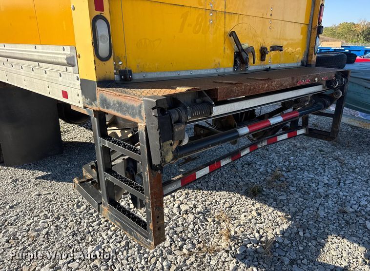 image for item DW6669 2014 International 4300 Durastar box truck