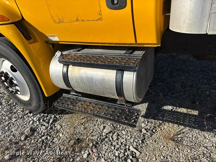 image for item DW6669 2014 International 4300 Durastar box truck