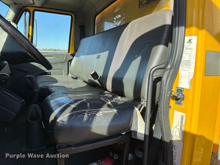 image for item DW6669 2014 International 4300 Durastar box truck