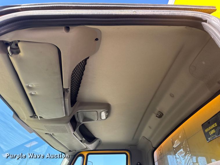 image for item DW6669 2014 International 4300 Durastar box truck