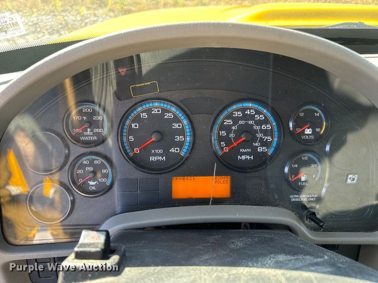 image for item DW6669 2014 International 4300 Durastar box truck