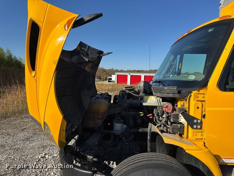 image for item DW6669 2014 International 4300 Durastar box truck