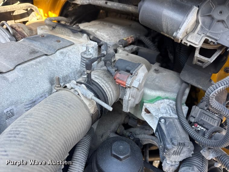 image for item DW6669 2014 International 4300 Durastar box truck