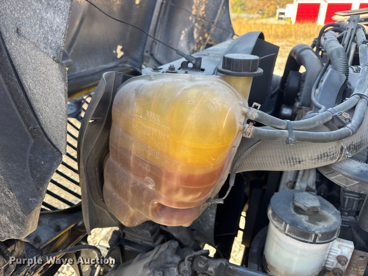 image for item DW6669 2014 International 4300 Durastar box truck