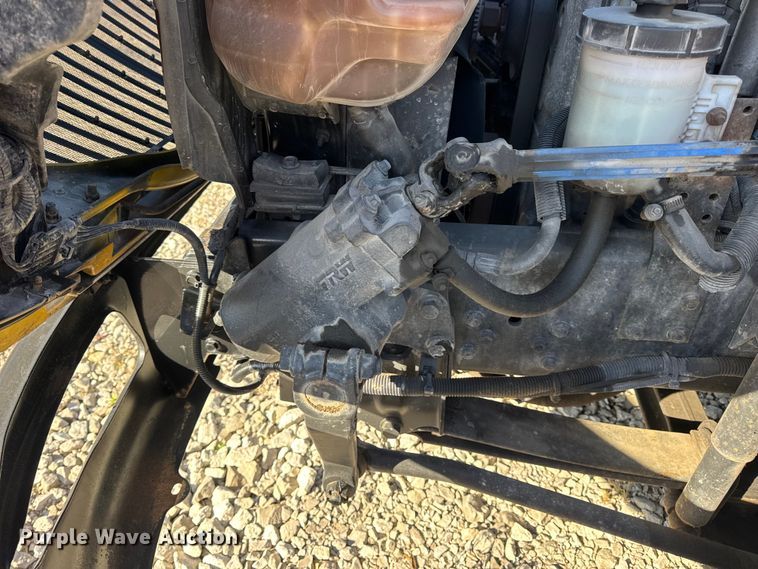 image for item DW6669 2014 International 4300 Durastar box truck