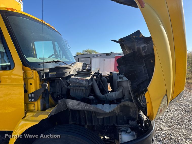 image for item DW6669 2014 International 4300 Durastar box truck