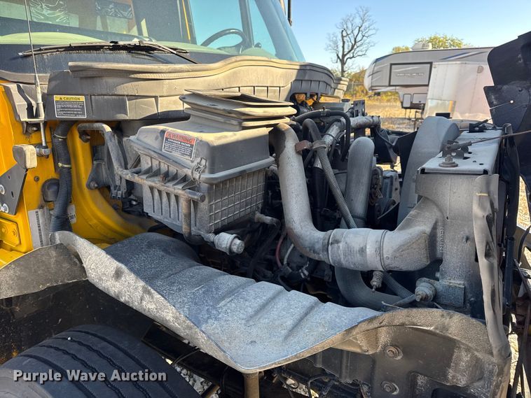 image for item DW6669 2014 International 4300 Durastar box truck