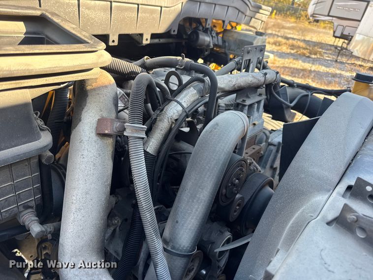 image for item DW6669 2014 International 4300 Durastar box truck