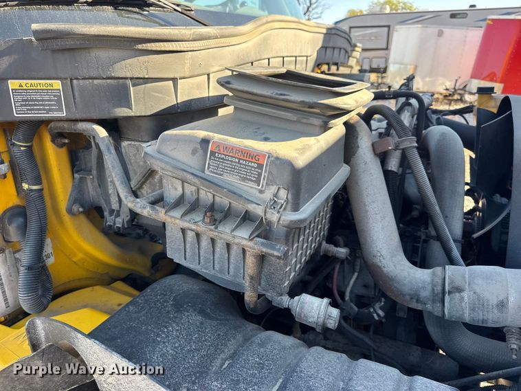 image for item DW6669 2014 International 4300 Durastar box truck