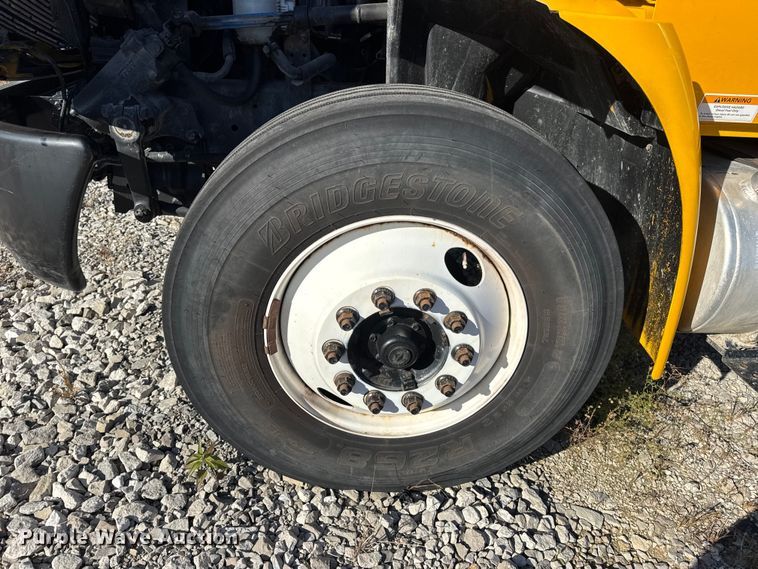 image for item DW6669 2014 International 4300 Durastar box truck