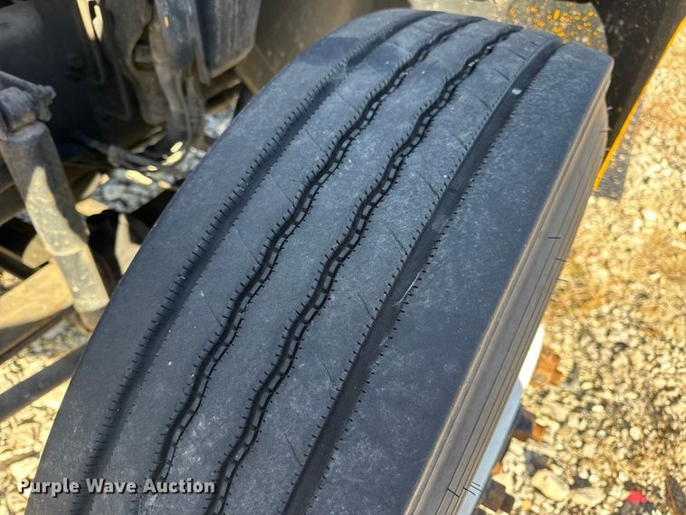 image for item DW6669 2014 International 4300 Durastar box truck