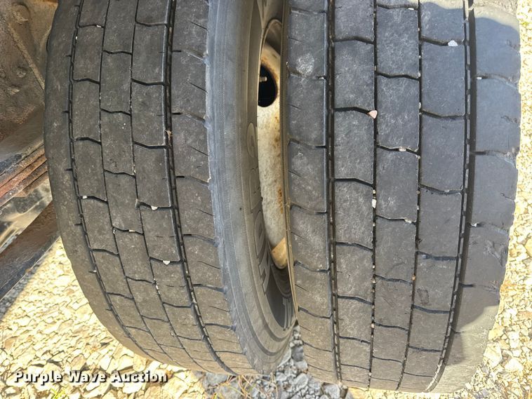 image for item DW6669 2014 International 4300 Durastar box truck