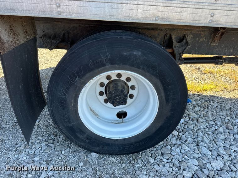 image for item DW6669 2014 International 4300 Durastar box truck