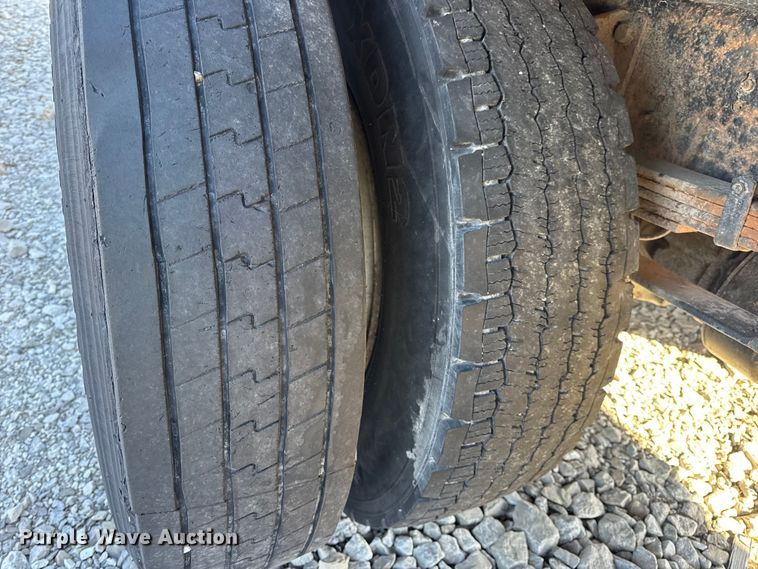 image for item DW6669 2014 International 4300 Durastar box truck