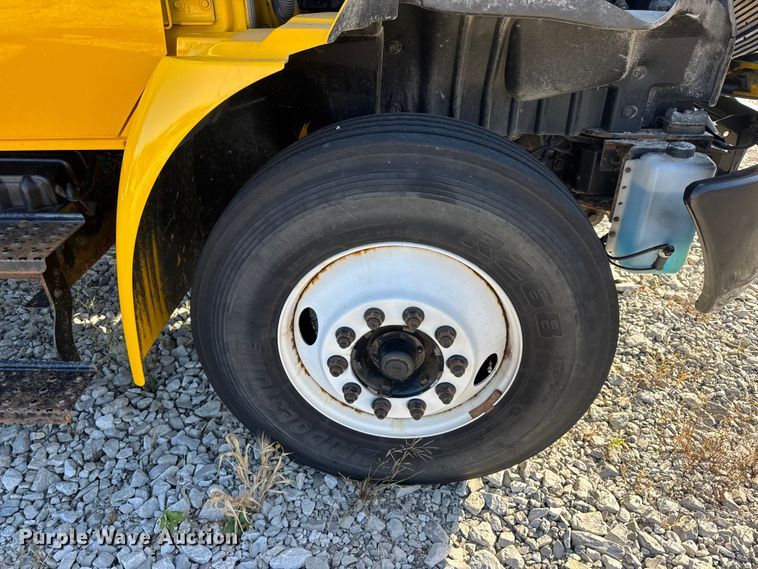 image for item DW6669 2014 International 4300 Durastar box truck