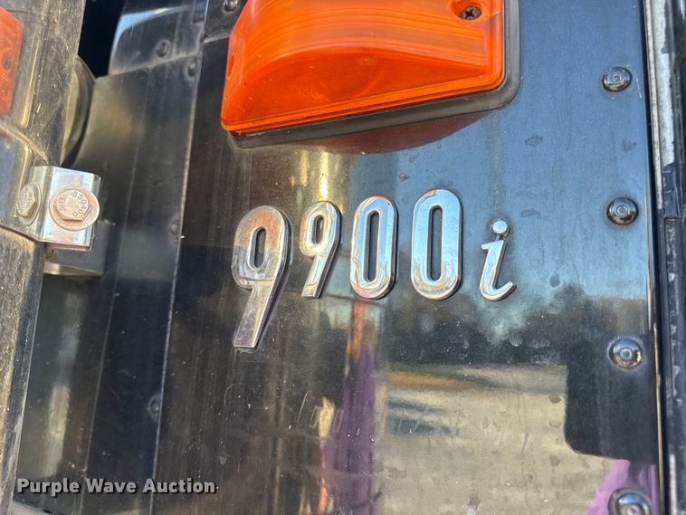 image for item DW6673 2006 International 9900i semi truck