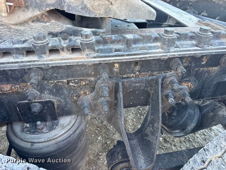 image for item DW6673 2006 International 9900i semi truck