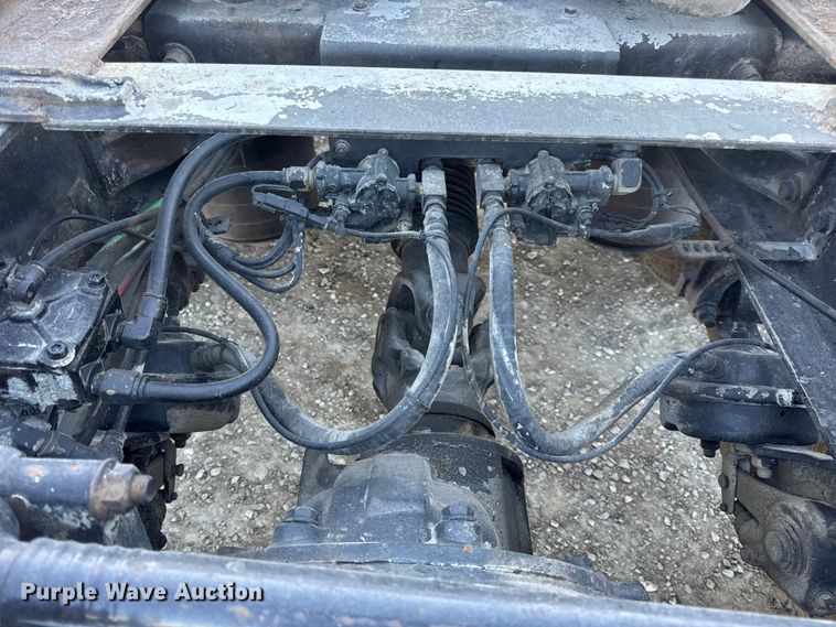 image for item DW6673 2006 International 9900i semi truck