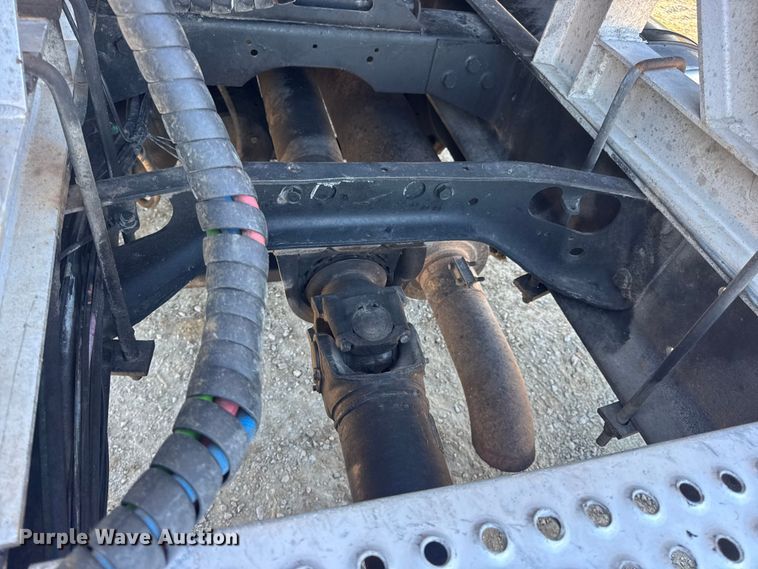 image for item DW6673 2006 International 9900i semi truck