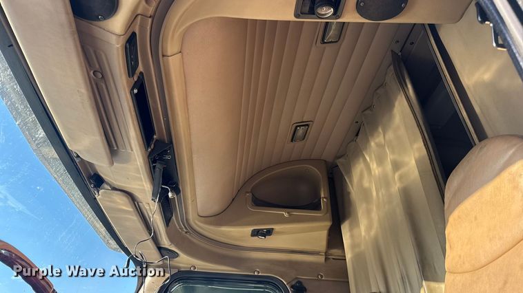 image for item DW6673 2006 International 9900i semi truck