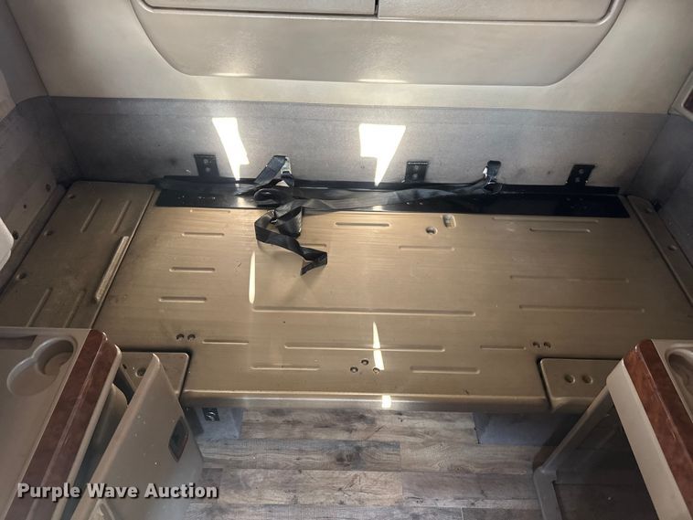 image for item DW6673 2006 International 9900i semi truck