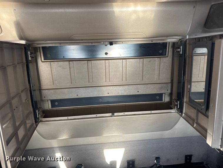 image for item DW6673 2006 International 9900i semi truck