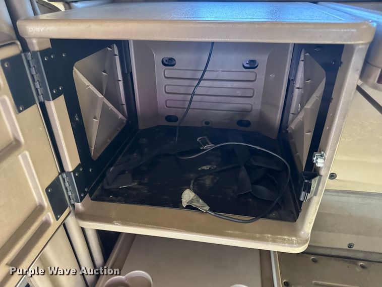 image for item DW6673 2006 International 9900i semi truck