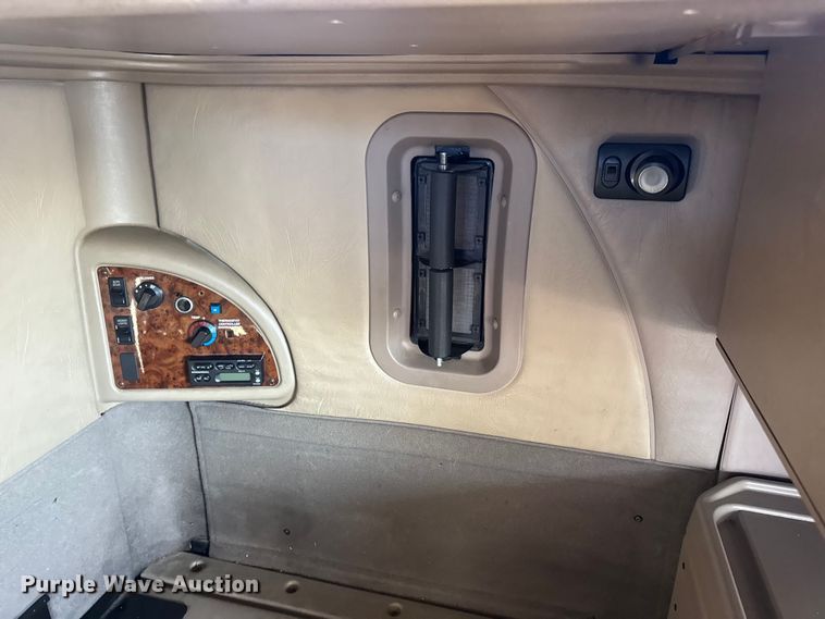 image for item DW6673 2006 International 9900i semi truck