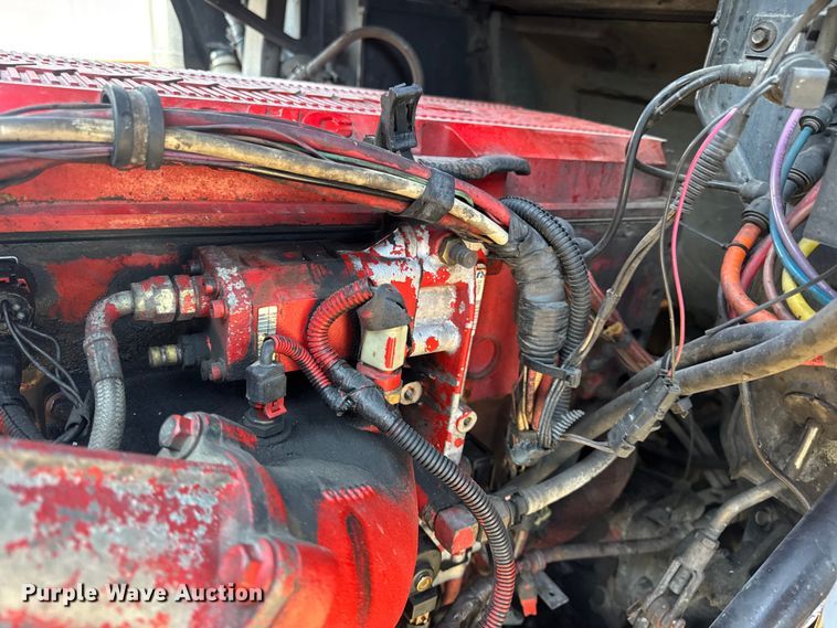 image for item DW6673 2006 International 9900i semi truck