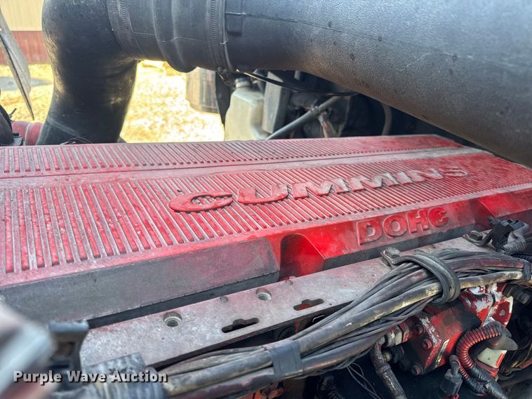 image for item DW6673 2006 International 9900i semi truck