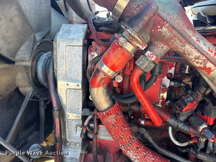 image for item DW6673 2006 International 9900i semi truck