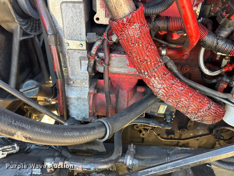 image for item DW6673 2006 International 9900i semi truck