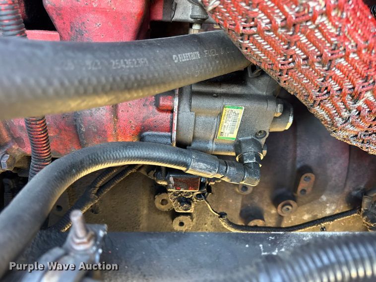 image for item DW6673 2006 International 9900i semi truck